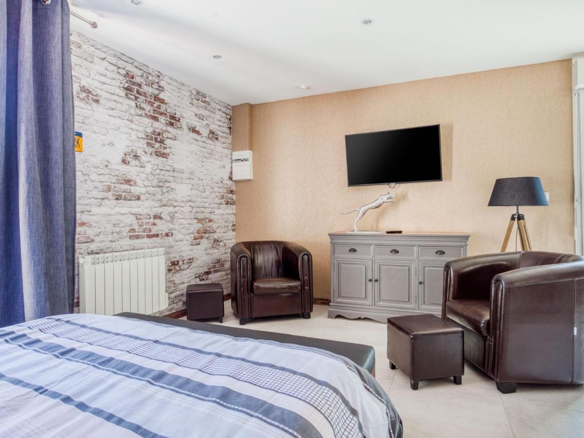 Cosy Apartment In Eperlecques With Fireplace Eksteriør bilde