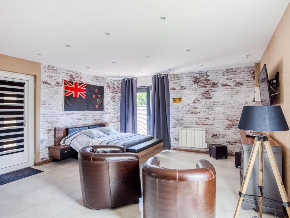 Cosy Apartment In Eperlecques With Fireplace Eksteriør bilde