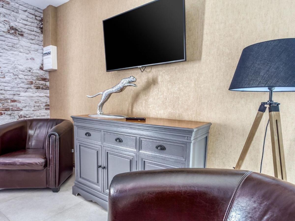 Cosy Apartment In Eperlecques With Fireplace Eksteriør bilde