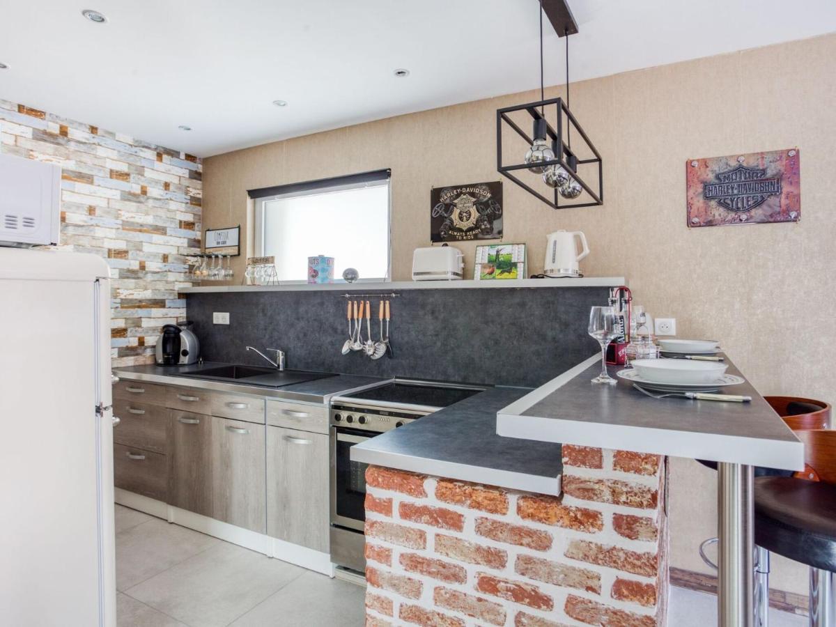 Cosy Apartment In Eperlecques With Fireplace Rom bilde